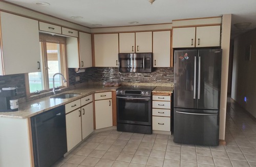 Saugus House | Spacious 2-bedroom apartment in 3 family home, pool, close to Boston & Airport