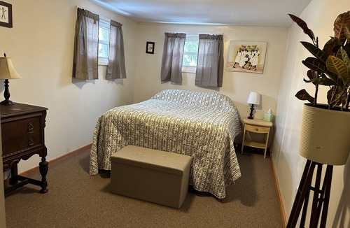 Warren Apartment | Spacious 2 bedroom apartment