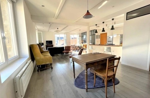 Barbatre Apartment | Spacious 2-Bedroom Apartment in Central Reims