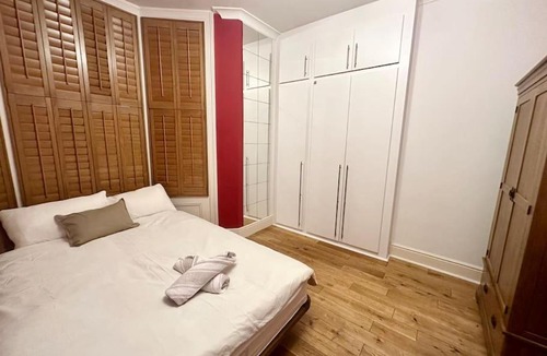 Dartmouth Park Apartment | Spacious 2 bedroom apartment