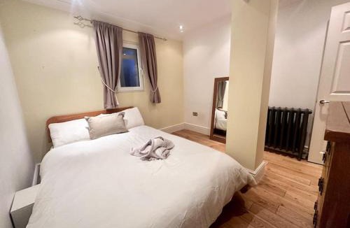 Dartmouth Park Apartment | Spacious 2 bedroom apartment