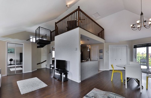 Brossard Apartment | Spacious 2-bedroom Apt. in DIX30 close to DT
