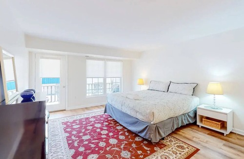 Livingston Condo | Spacious 2-bedroom condo at Lake Anna with WiFi, boatslip