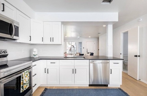 East Riverside - Oltorf House | Spacious 2 Bedroom East Riverside Home with Garage and Yard
