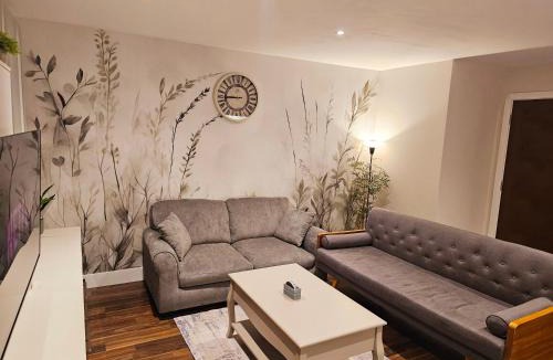 Edgware Apartment | Spacious 2-bedroom Flat, Edgware London