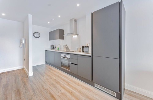 Bloxwich Apartment | Spacious 2 Bedroom Apartment in Birmingham