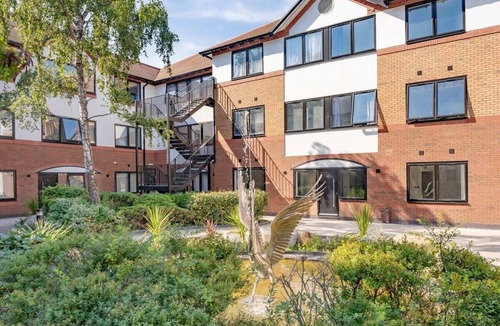 Bloxwich Apartment | Spacious 2 Bedroom Apartment in Birmingham