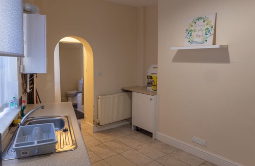 Openshaw House | Spacious 2 Bedroom House Manchester