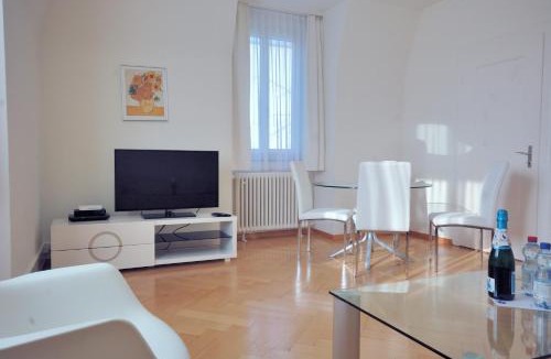 District 2 Apartment | Spacious 2-bedroom near lake - Stardust 32