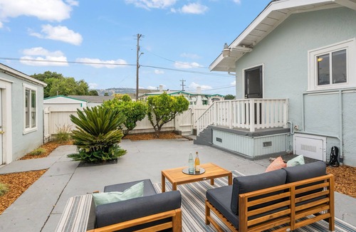 Oakland House | Spacious 2 Bedroom Retreat