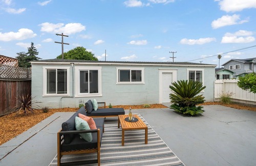 Oakland House | Spacious 2 Bedroom Retreat