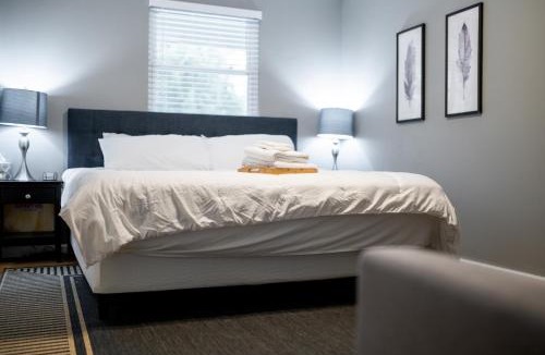 St. Charles Apartment | Spacious 2 Bedroom Townhome by StayLage