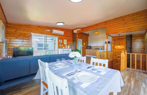 Whangarei House | Spacious 2-Bedroom with Stunning Balcony Views (Shared Amentities)