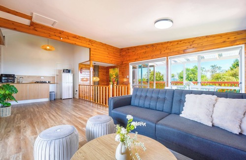 Whangarei House | Spacious 2-Bedroom with Stunning Balcony Views (Shared Amentities)
