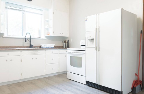 Winnipeg House | Spacious 2 BR 1 BATH - NEAR DOWNTOWN