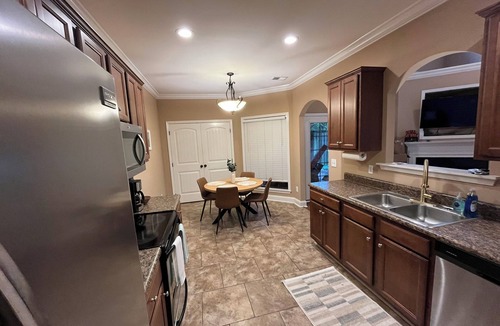 Auburn House | Spacious 2 BR/2.5 BA Townhome, 3 mi from Campus