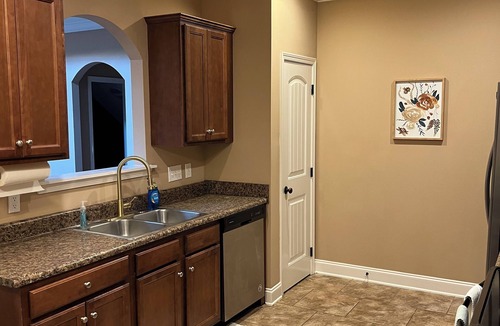 Auburn House | Spacious 2 BR/2.5 BA Townhome, 3 mi from Campus