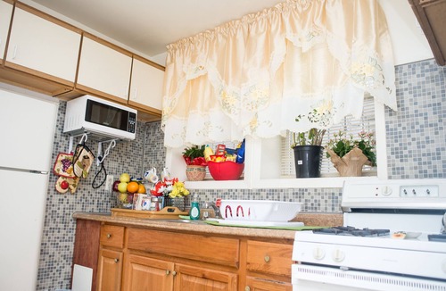 Flatlands Apartment | Spacious 2 BR APT First Floor Unit. 2Queens Sz Bed W Pvt Parking