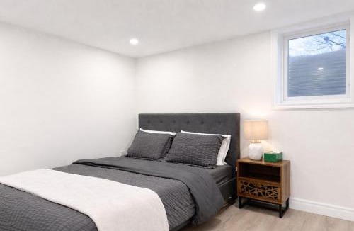 Scarborough Apartment | Spacious 2 BR Basement w Parking -30 mins to Downtwn TO