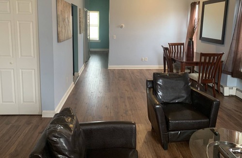 South Green Condo | Spacious 2 BR condo unit w/9' Ceilings, Located-2min from Downtown Hartford!