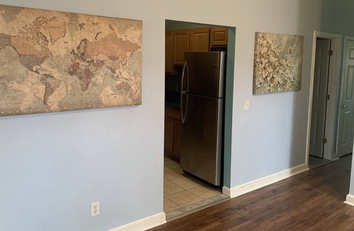 South Green Condo | Spacious 2 BR condo unit w/9' Ceilings, Located-2min from Downtown Hartford!