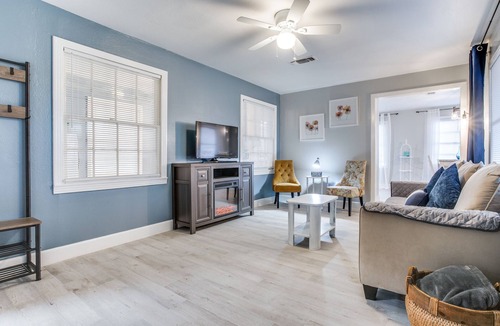 Pasadena House | Spacious 2 BR Fully Equipped Near Downtown/Galveston