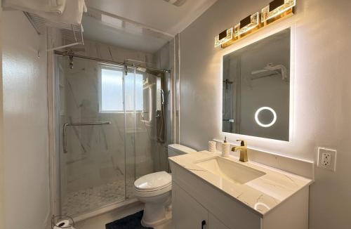 West Hill Apartment | Spacious 2 BR Suite with Parking, Backyard & Desk
