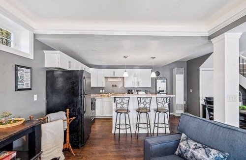 Northville House | Spacious 2 building villa in tranquil Northville perfect for families