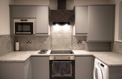 Leeds House | Spacious 2 double bedroom property