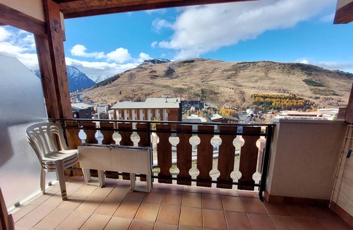 Mont-de-Lans Apartment | Spacious 2-Room, Slope View, Pets Allowed