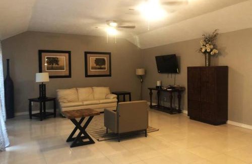 Crosby House | Spacious 2300SF, Recently Rehabbed, Large Living!