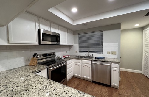 South Arlington House | Spacious 2BD 2BA FreeWiFi Parking 12 mi - AT&T Stadium, Globe Life Field, TLive!