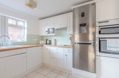 Vincent Square Apartment | Spacious 2BD Flat - 14 Mins to Buckingham Palace!