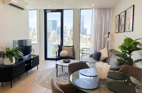 Spring Hill Apartment | Spacious 2bed 2bath Apartment with City Views