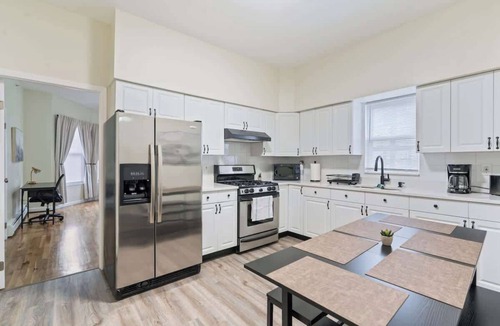 North Bergen Apartment | Spacious 2BR, 15m to NYC, FIFA, Mall, FREE Parking