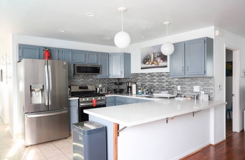 Mosswood Apartment | Spacious 2BR/1BA Apt in Temescal Oakland w/Parking