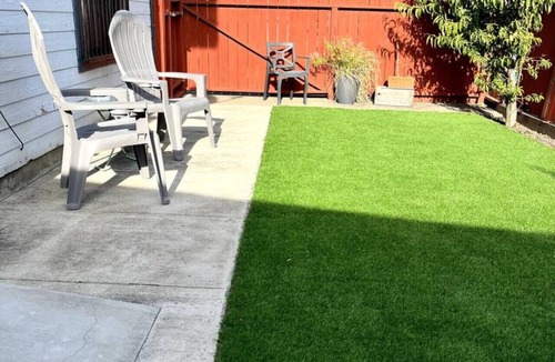 Mosswood Apartment | Spacious 2BR/1BA Apt in Temescal Oakland w/Parking