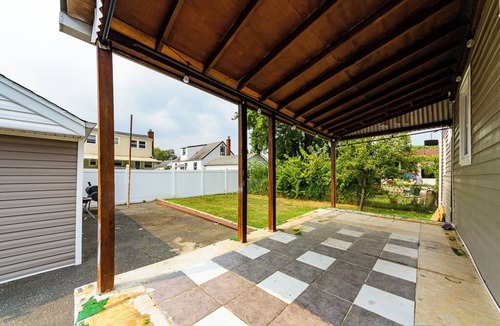 Floral Park Apartment | Spacious 2BR/2BA Elmont Apt – Private Entry