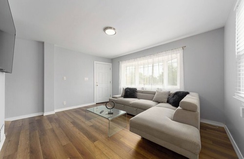 Floral Park Apartment | Spacious 2BR/2BA Elmont Apt – Private Entry