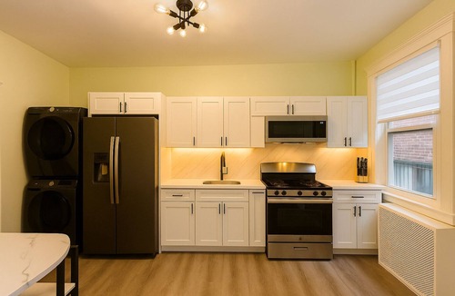 Jersey City House | Spacious 2BR APT Multiple Fireworks Shows Just Mins Away!