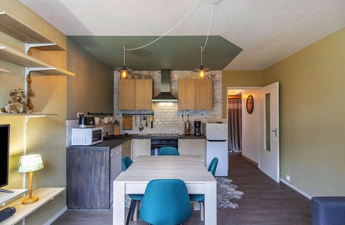 Eaux-Bonnes Apartment | Spacious 2BR Apt, Sleeps 8, Fully-Equipped Kitchen, Ski Locker