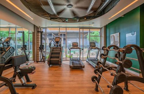 Evans Churchill Apartment | Spacious 2BR Apt with Gym Pool Parking