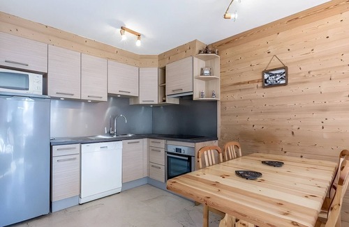 La Clusaz Apartment | Spacious 2BR, bright, near slopes and shops, elevator