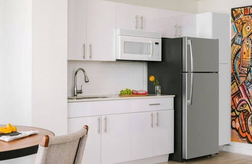 Downtown Hollywood Condo | Spacious 2BR Condo Pool & Balcony Sleeps 8