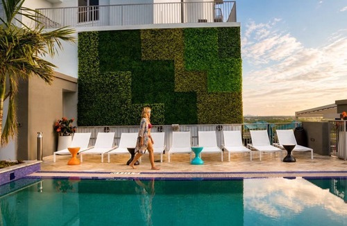Downtown Hollywood Condo | Spacious 2BR Condo Pool & Balcony Sleeps 8