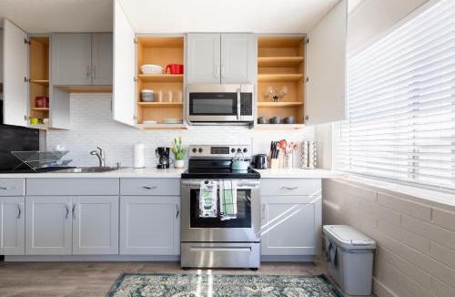 Gilbert Apartment | Spacious 2BR Condo, Steps to Downtown Gilbert, King Bed & Laundry