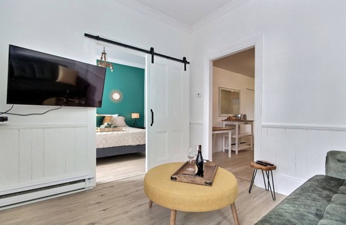 Quartier 5-4 Apartment | Spacious 2BR - Emerald SuiteHot Tub + Free Parking