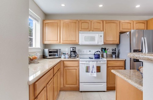 Westport Condo | Spacious 2BR End Unit ~ Hot Tub ~ Beach Access ~ EV Charger!