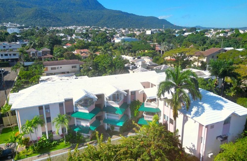Los Maestros Apartment | Spacious 2BR, Fast WiFi/Ocean & Mountain Views, Security & Convenience