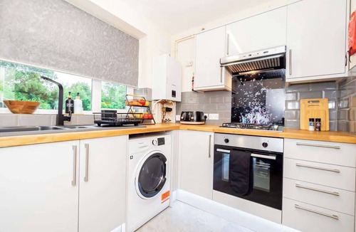Oxford Apartment | Spacious 2BR Flat @ Summertown | Sleeps 7 | 5 Star